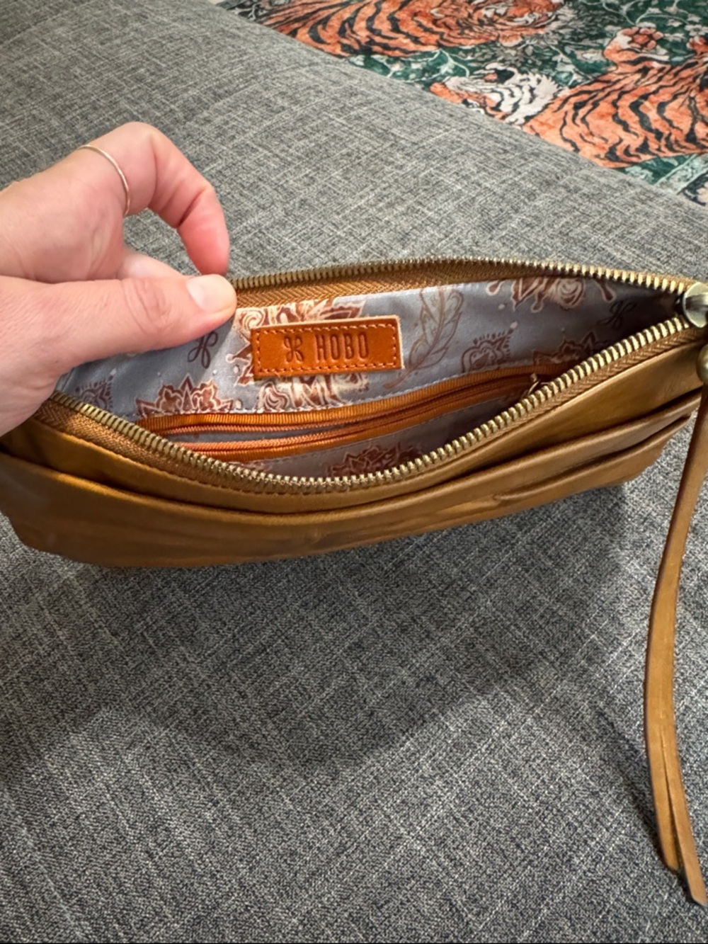 HOBO International Leather Wristlet Clutch Brown Soft Slouchy Zip - Picture 4 of 8